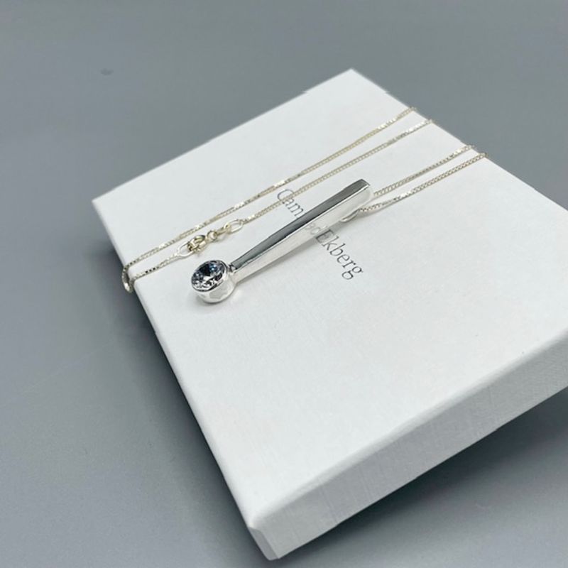 maffig silverstav med stor zirkoniasten