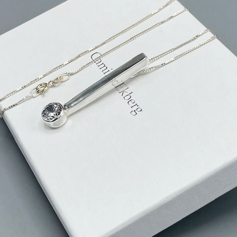 maffig silverstav med stor zirkoniasten