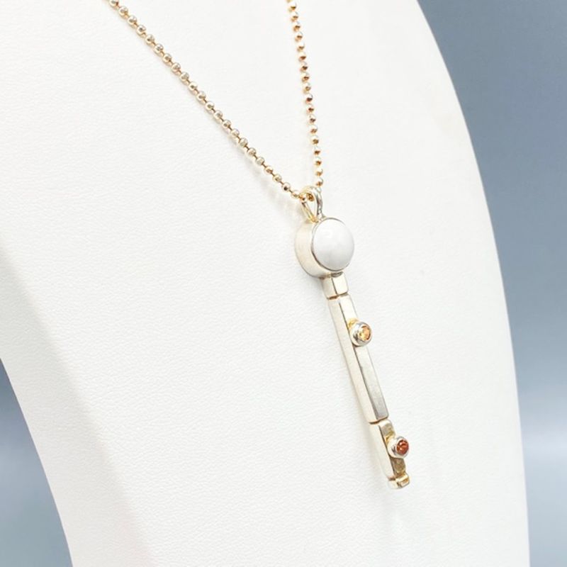 Silverhalsband totem - vit/brun