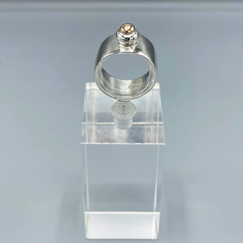 sliverring med guldkula