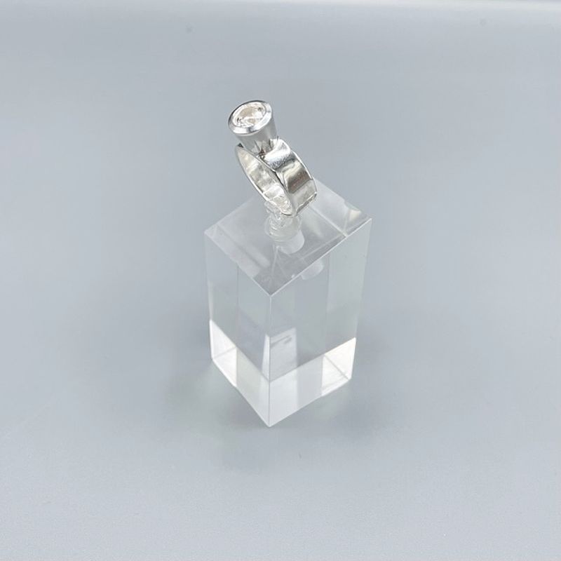 Ståtlig silverring i olika färger (medium)