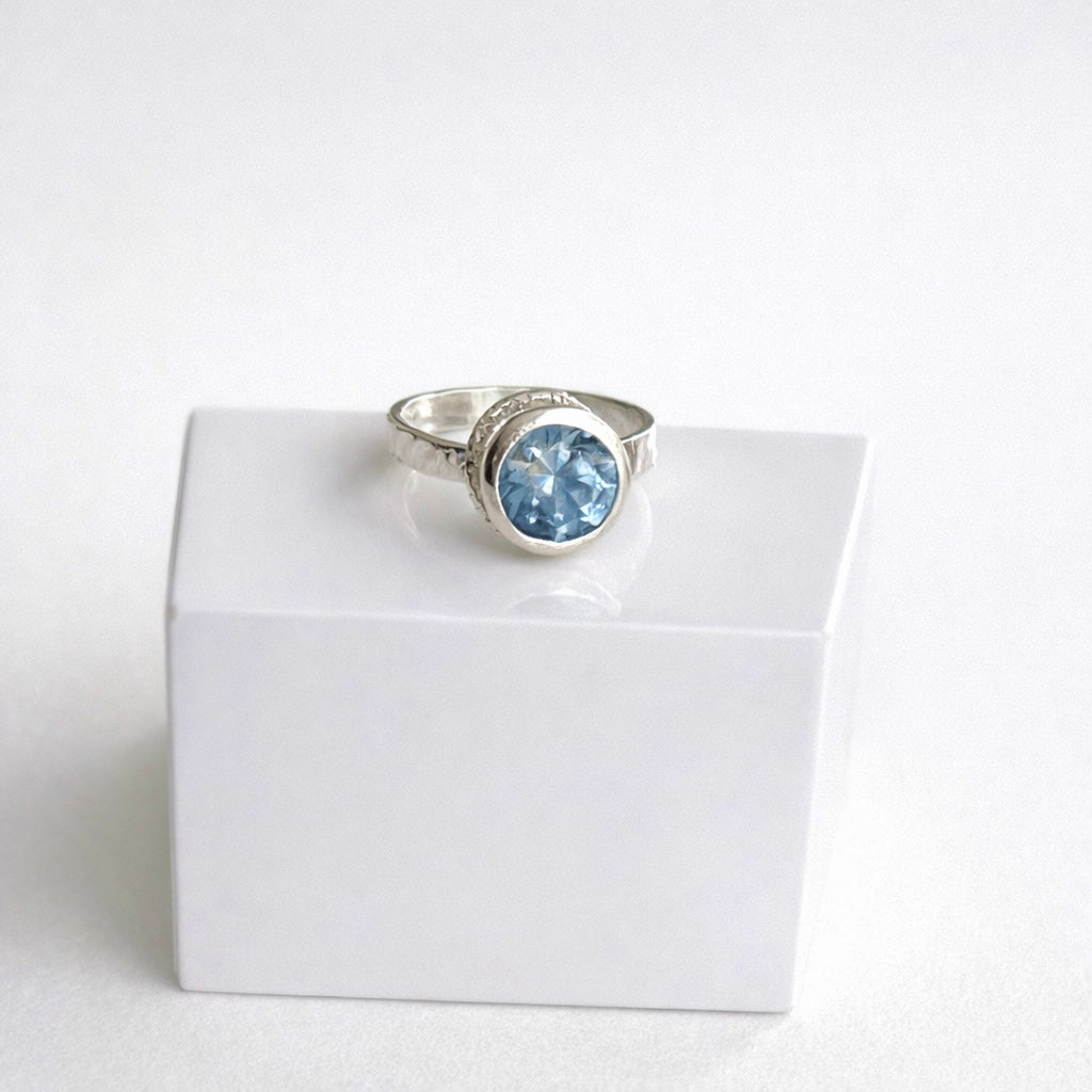 Azure Halo Ring – Silverring med snurrbar detalj