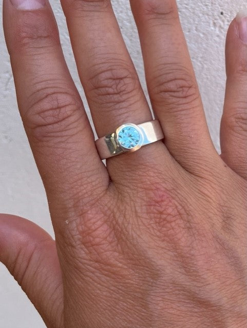 ståtlig silverring med turkosblå cubisk zirconiasten (STOR)