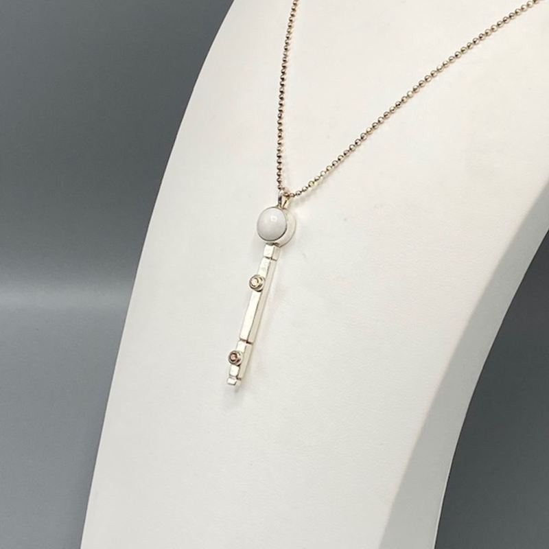 Silverhalsband totem - vit/brun