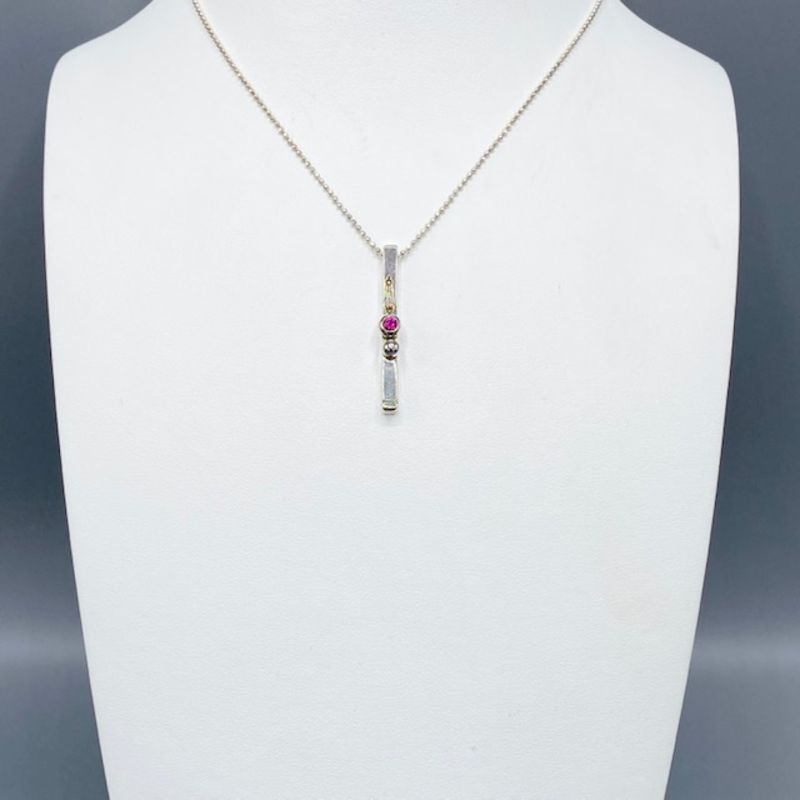 Silverhalsband totem - cerise/silverkula