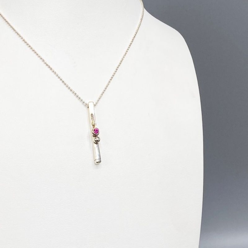 Silverhalsband totem - cerise/silverkula
