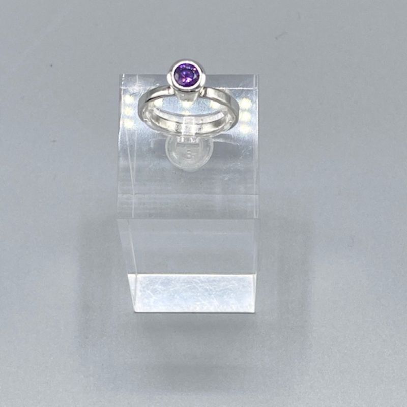 Silverring med lila cubisk zirconiasten