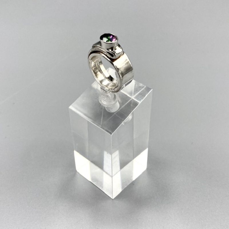 Silverring omlott med mystisk topas