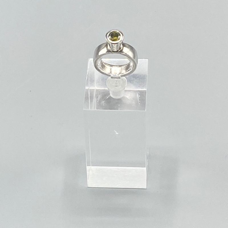 Silverring med grön cubisk zirkoniasten