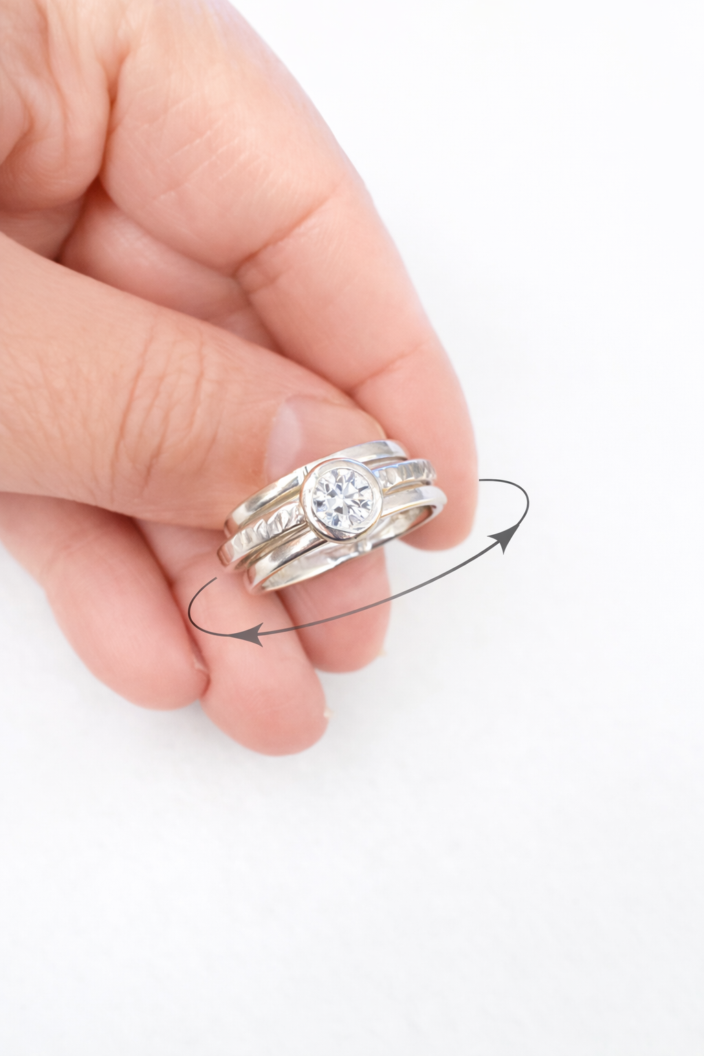 Stressring med äkta zirkoniasten