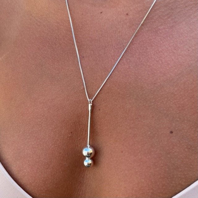 Silverhalsband Stav med dubbla kulor.