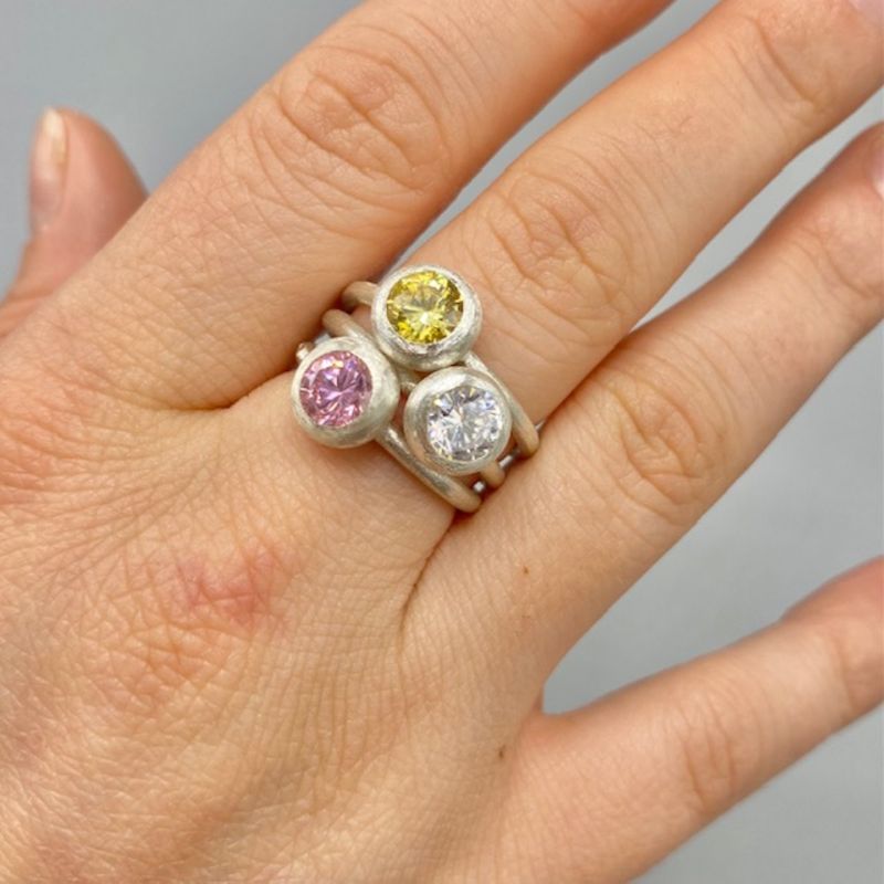 Matt silverring - vit (äkta zirconiasten)