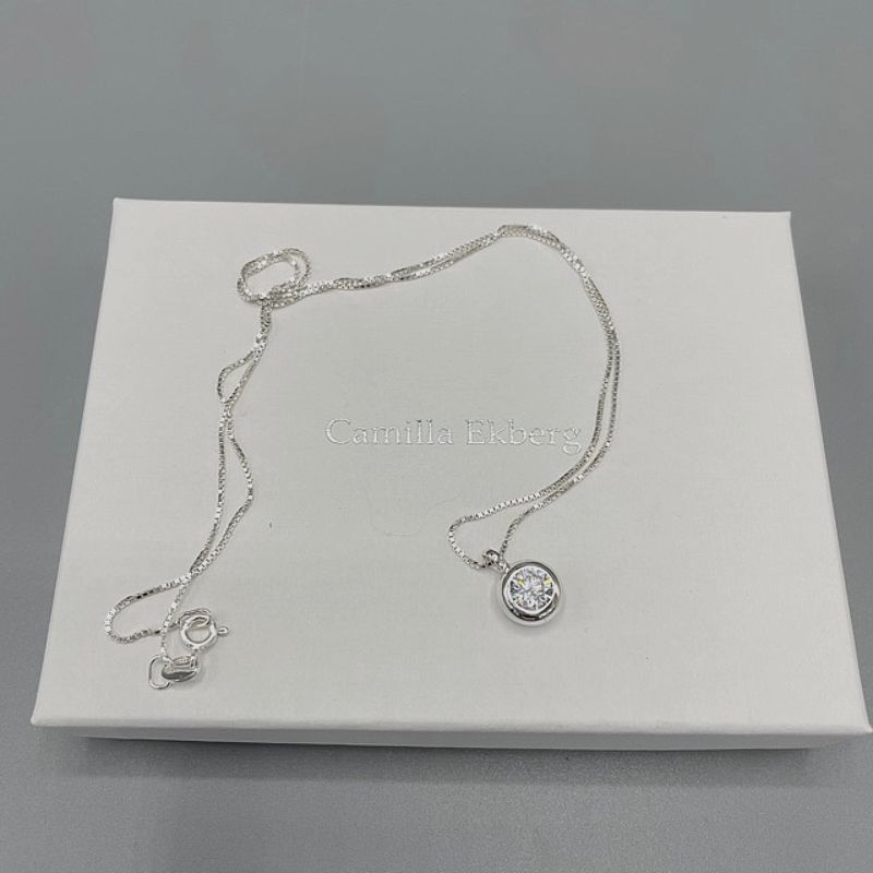 silverhalsband med äkta zirconiasten