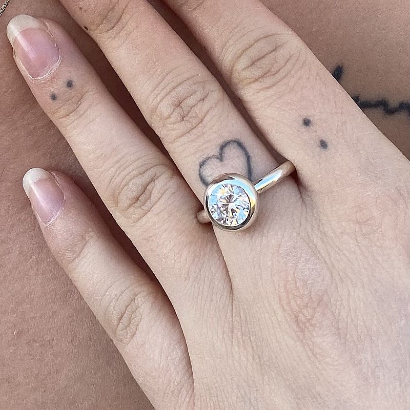 smyckeset med äkta zirconiastenar