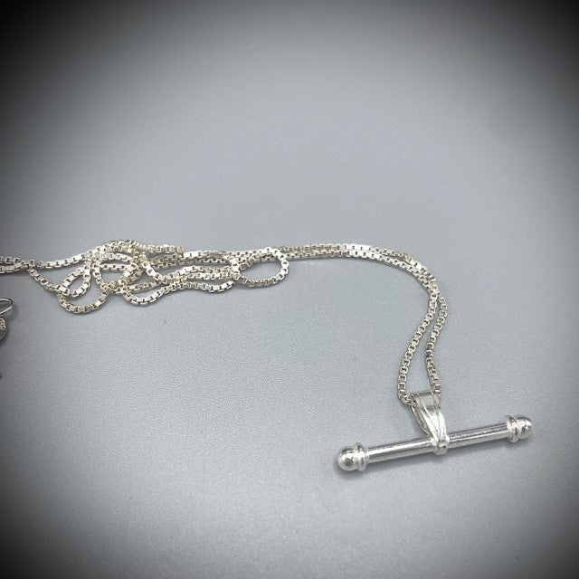 Handgjort silverhalsband Staven – Tidlöst i 925 sterlingsilver.